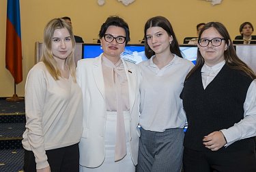 Старшеклассники Оренбурга познакомились с работой областного парламента